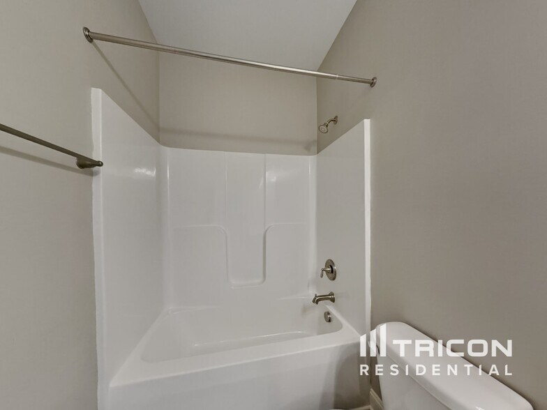 Building Photo - 112 Fish Whistle Ct