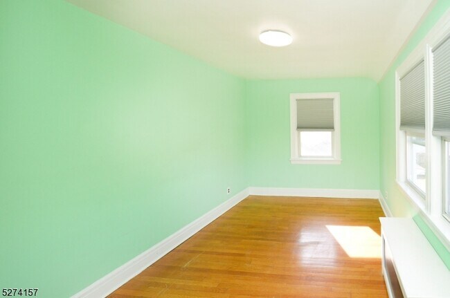 Building Photo - 29 13th Ave