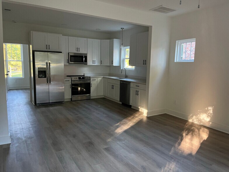 Building Photo - 432 Bluegrass Ave