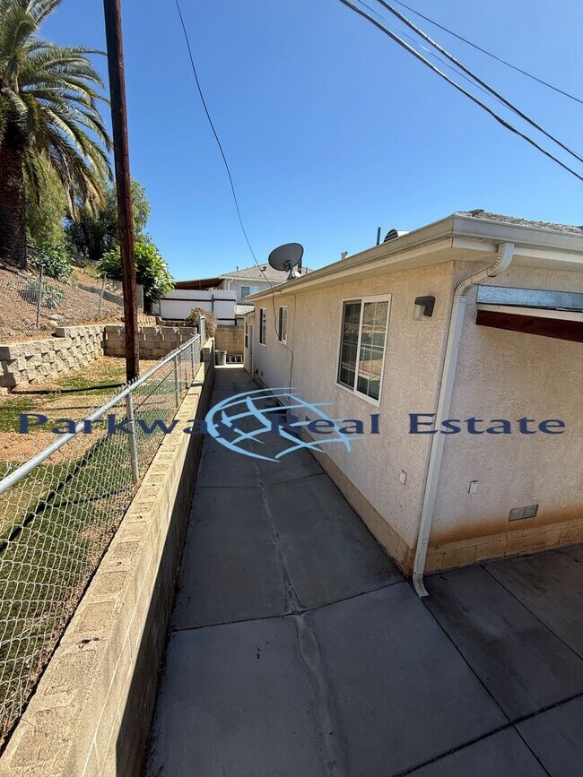 Building Photo - 8549-8551 Wintergardens Blvd.