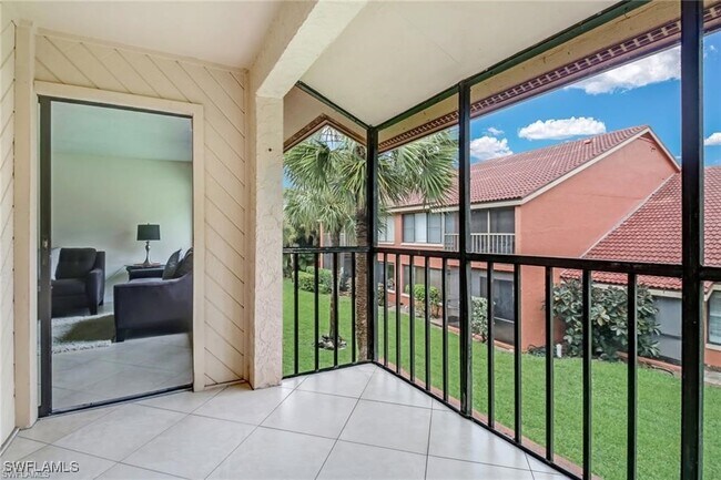 Building Photo - 124 Cypress Way E