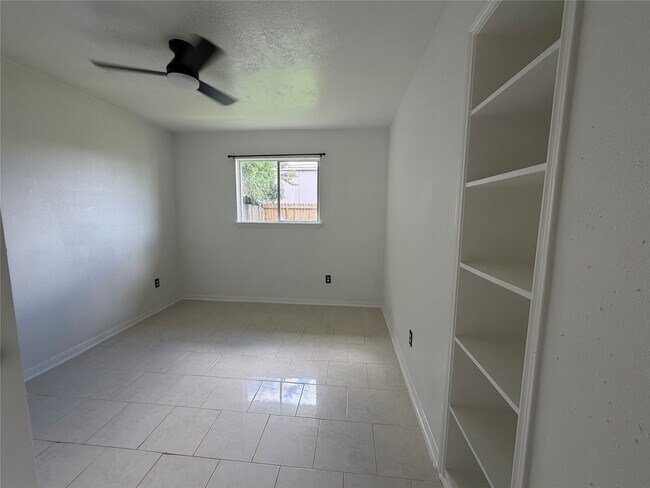 Building Photo - 14407 Locke Ln