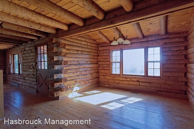 Building Photo - 3 br, 1.5 bath House - 6853 Jarmans Gap Road