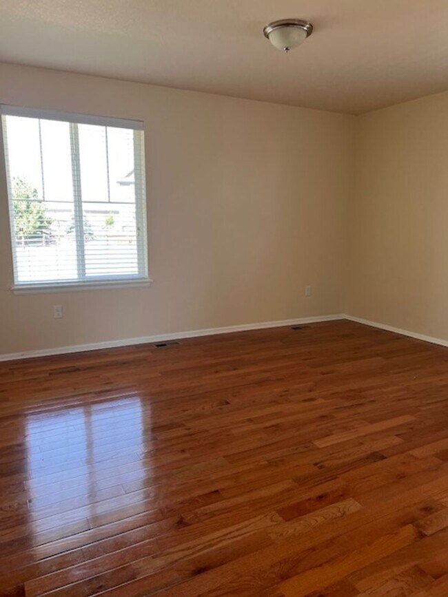 Building Photo - Beautiful Sierra Ridge 4-Bedroom, 3.5-Bath...