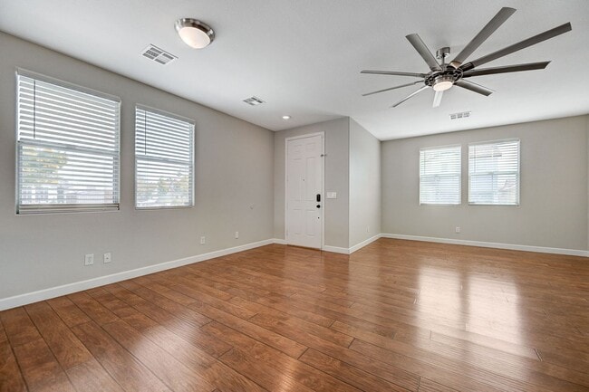 Building Photo - Stunning one story in the NW!