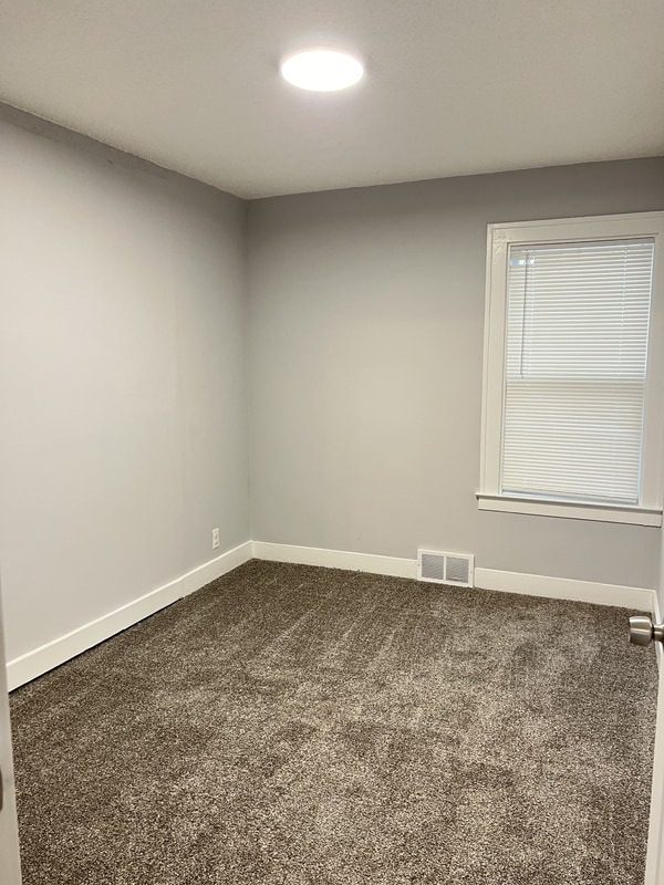 Building Photo - 987 Montie Rd