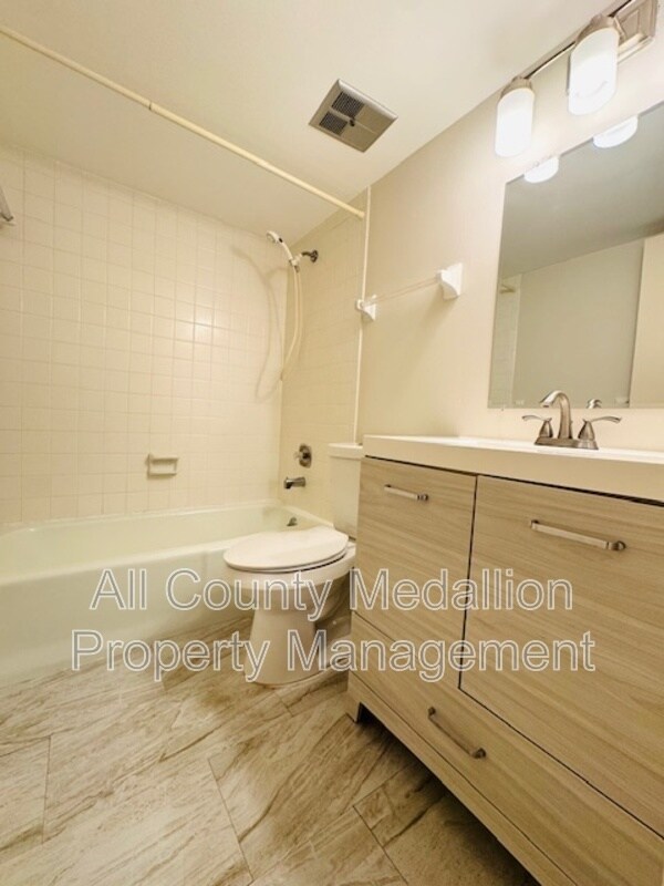 Building Photo - 6731 Winkler Rd