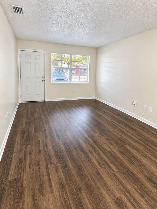 Building Photo - 8578 Channelview Cir