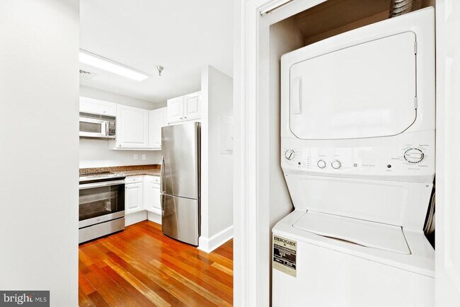 Building Photo - 1500 Chestnut St