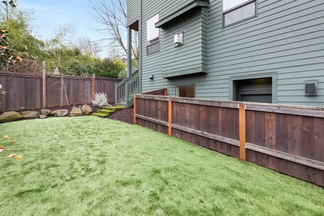 Building Photo - Stunning, Modern 4 bed home with attached ADU in King Neighborhood - AVAILABLE NOW!!