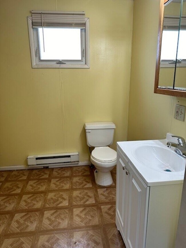 Building Photo - Williams Valley School District 2 Bedroom ...
