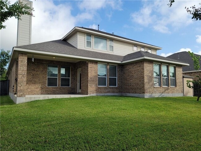 Building Photo - 1901 Woodhaven Ct