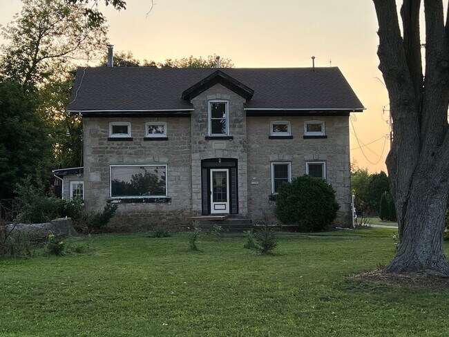 Primary Photo - W148N12505 Pleasant View Dr