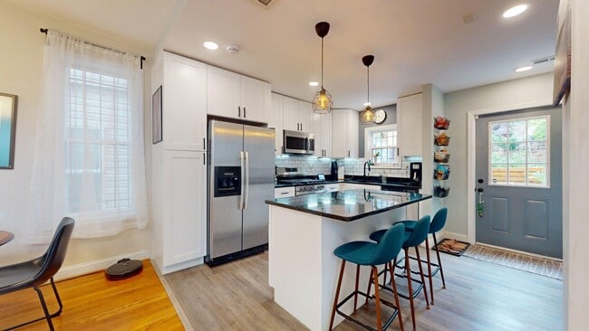 Building Photo - 1328 Morris Rd SE