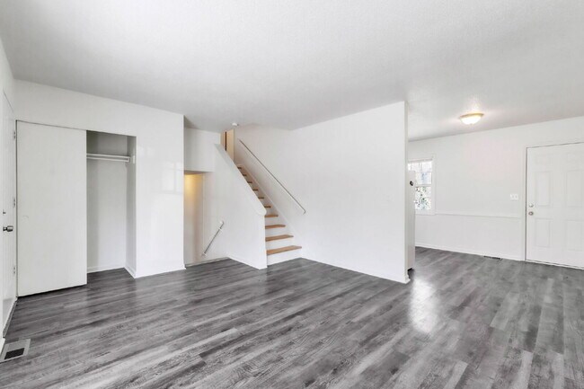 Building Photo - Spacious 4BR, 2BA Tri-Level Home with versatility and flexibility.  $1675 /mo rent***