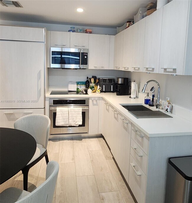 Building Photo - 45 SW 9th St