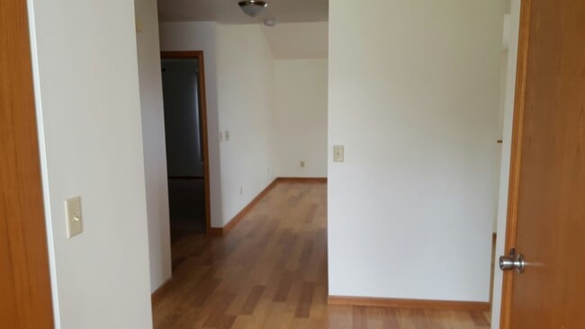 Building Photo - 703B Burgess Dr