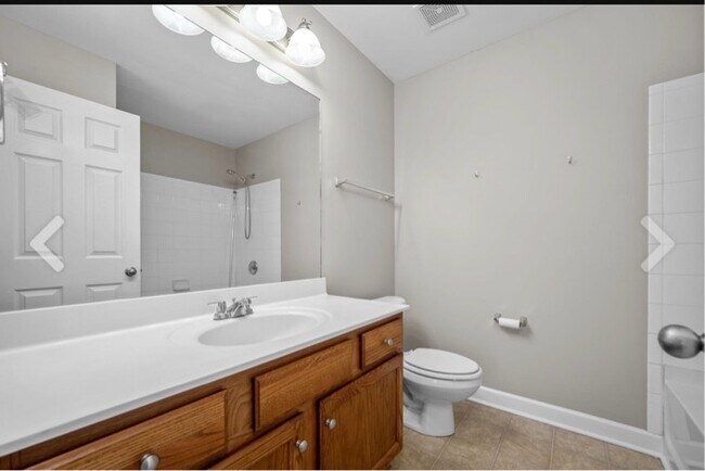 Building Photo - 105 4th Ave