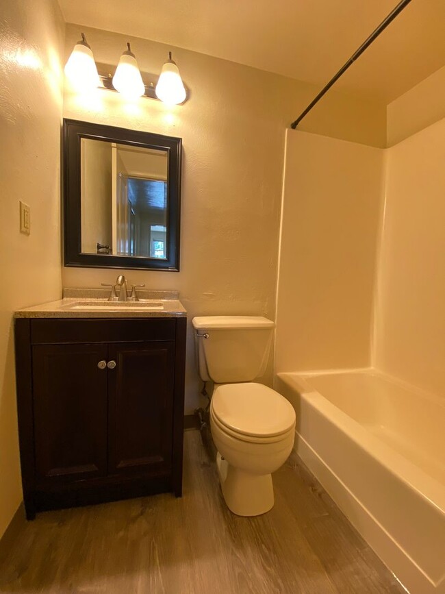 Building Photo - Magnificent 3 Bedroom Townhome with Garage...