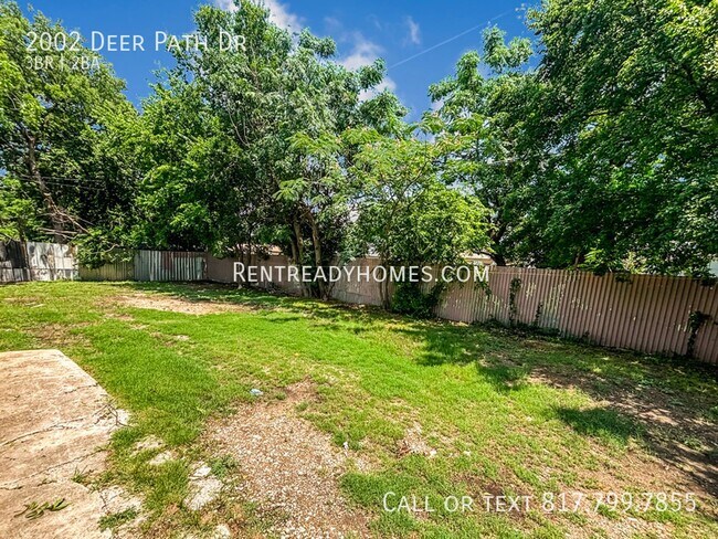 Building Photo - 2002 Deer Path Dr