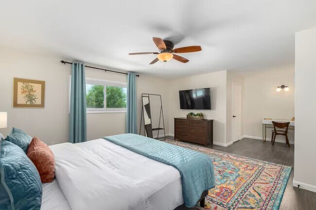 Building Photo - Heart of Old Town Scottsdale 2 bedroom 2.5 bathroom!