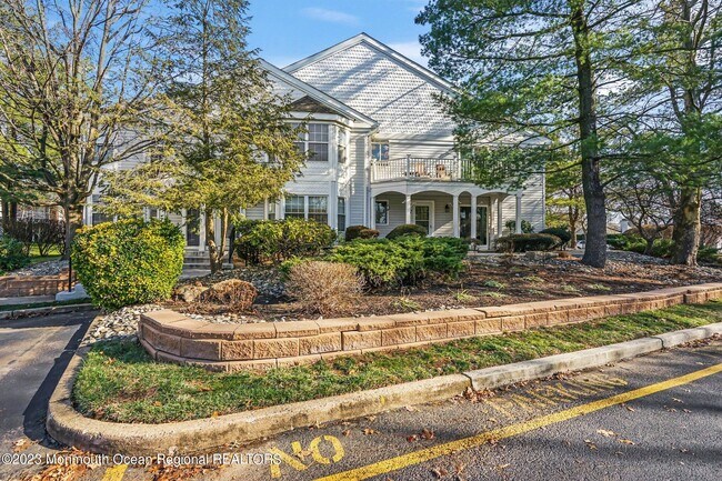 Building Photo - 7 Tulip Ln