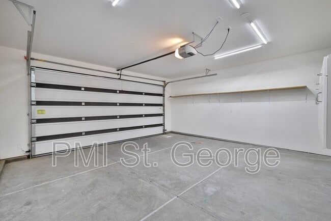 Building Photo - 3731 E Shooting Star Ln