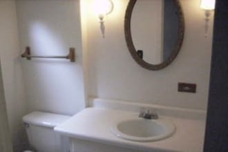 Building Photo - 1402 Heuss Ave