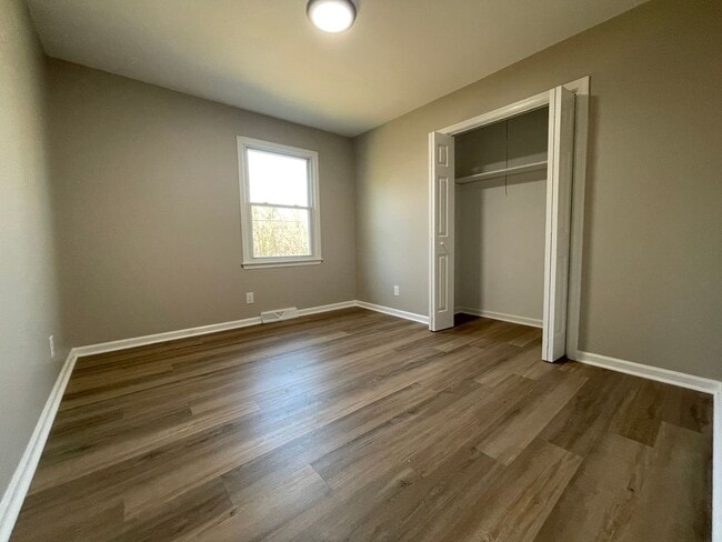 Building Photo - Remodeled Rancher Style Home