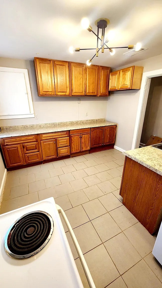 Building Photo - Room in Duplex on M.L.K. Jr Dr SW