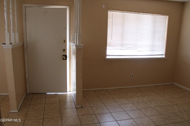 Building Photo - 5817 Blackhawk Dr