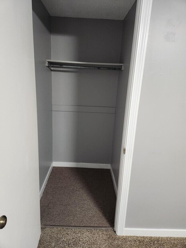 Building Photo - 7 Western Ave