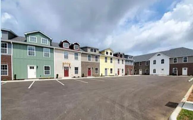 Building Photo - 135 Rosemont Dr