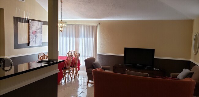 Building Photo - 5208 Beaverhill Dr