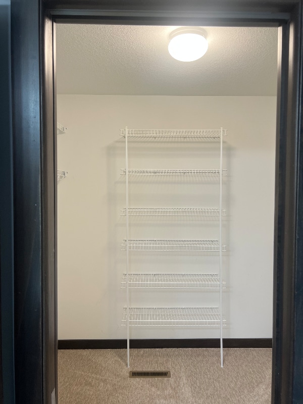 Building Photo - 306 Luella Pl NE