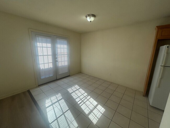 Building Photo - China Spring 4 Bedroom