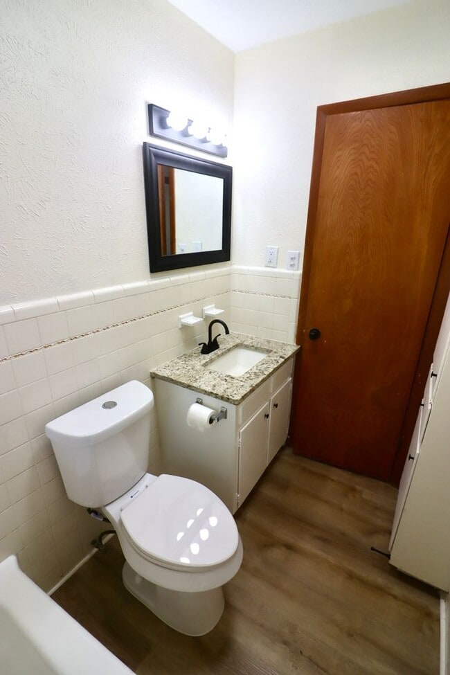 Building Photo - FOR LEASE in Brock ISD!! Updated 3 BR - 2 ...
