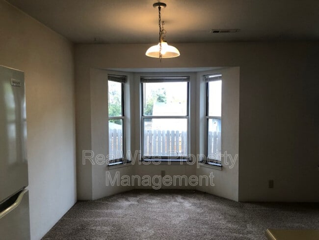 Building Photo - 475 Scenic Dr