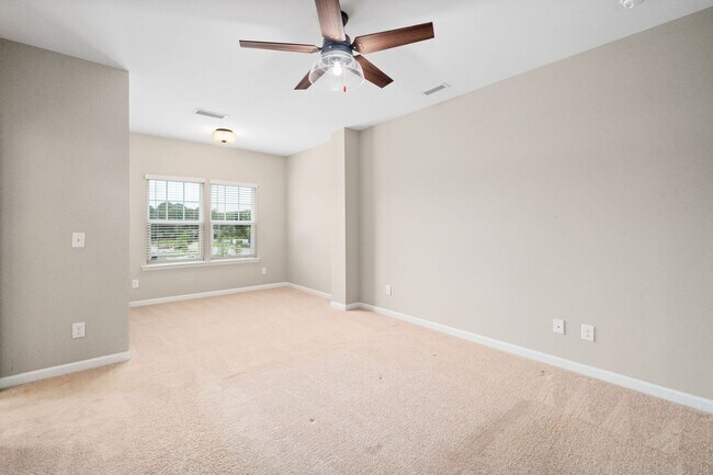 Building Photo - Everything You Need. All Right Here. Chic ...