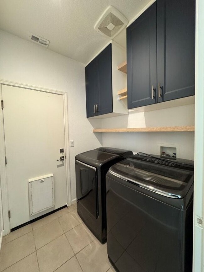 Building Photo - Charming 3-Bedroom, 2-Bath Home in Desirab...