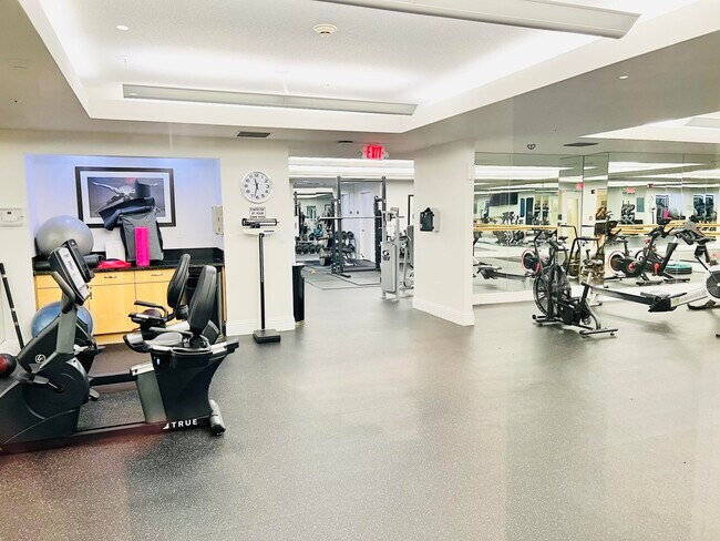 Building Photo - 610 Clematis St