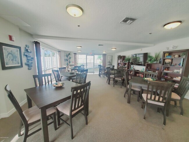 Building Photo - 3740 Ocean Beach Blvd