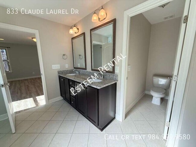 Building Photo - 833 Claude Laurel Dr