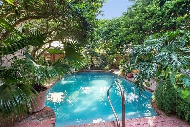 Building Photo - 822 Ursulines Ave