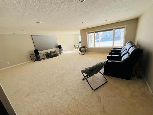 Building Photo - 1935 Mulberry Ln