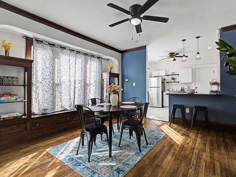 Building Photo - 10619 Bernard Ave