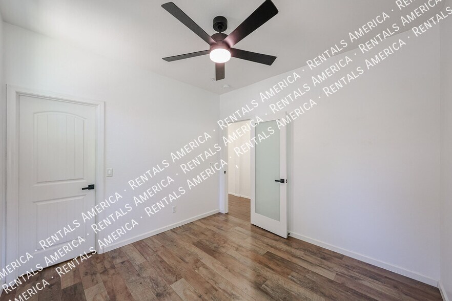 Building Photo - 5193 S Moccasin Trail