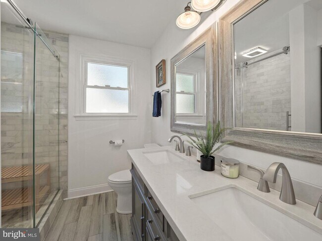 Building Photo - 2605 Arcola Ave