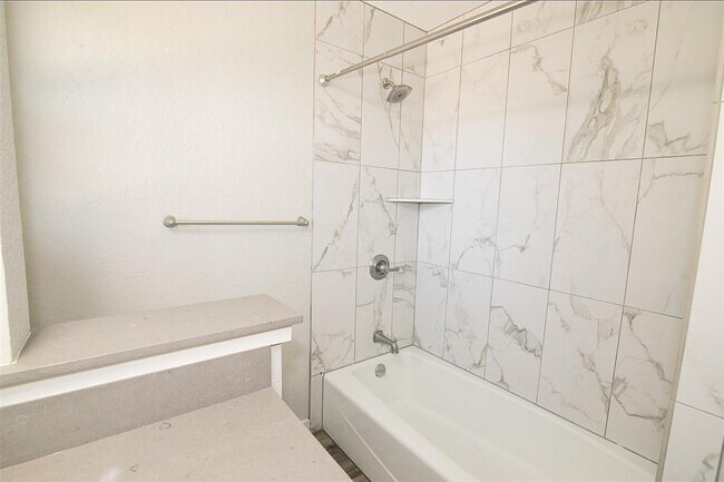 Building Photo - 1505 Quail Valley Dr