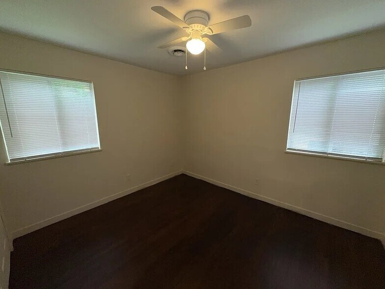 Building Photo - 1444 Maria Dr